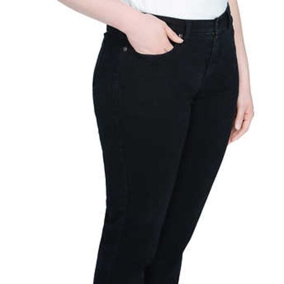 NEW Realtree Woman’s Flannel Lined Jean | Black - Picture 2 of 8